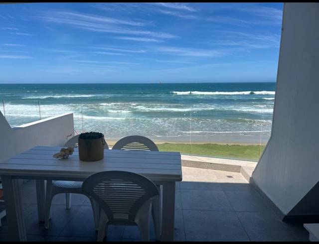 2 BEDROOM APARTMENT FOR SALE IN HARTENBOS CENTRAL